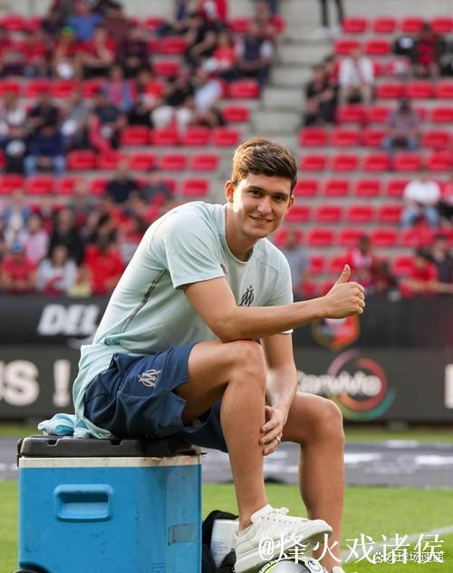 德泽尔比重用梅迪纳，巴莱尔迪遭遇冷遇